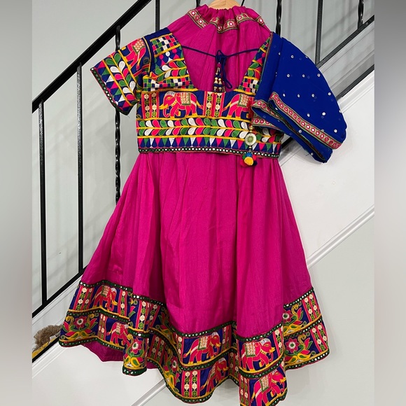 Traditional Navratri Garba Chaniya Choli (4PCS) - Picture 4 of 7